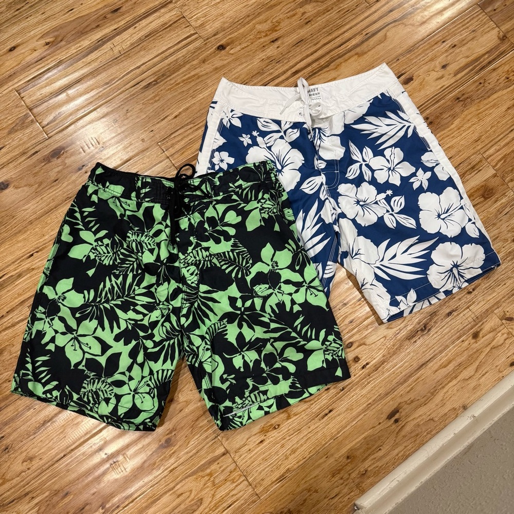 Old Navy Medium swim shorts (lot of 2)